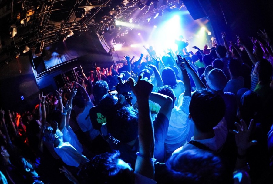 隙間を攻めて本気で世界を狙うアイドル校庭カメラガールフィーアの新メンバー募集